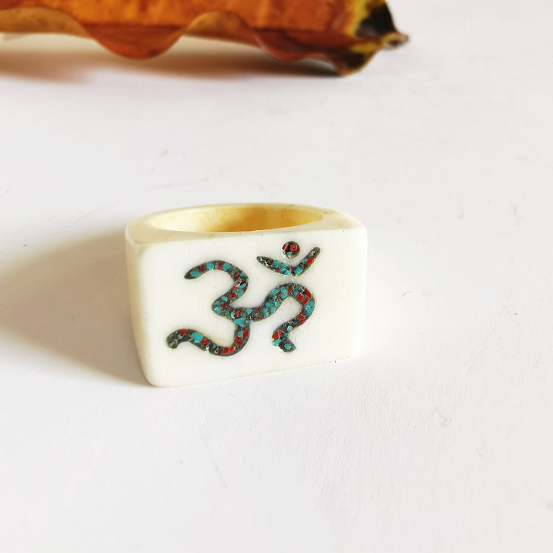 Anillo con símbolos de amuleto - Ethnic Fashion Com reseña y precio